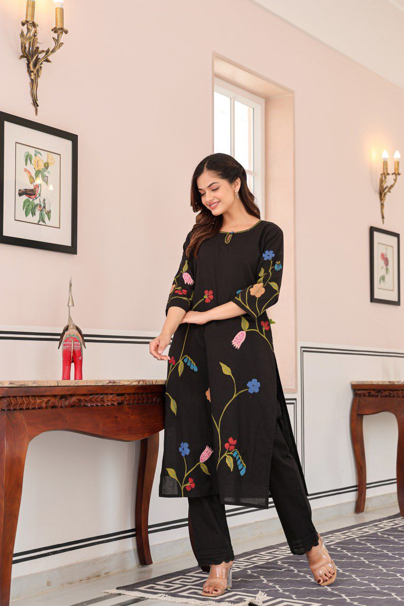 Black Cotton Floral Printed Kurti Pant Set (Without Dupatta )