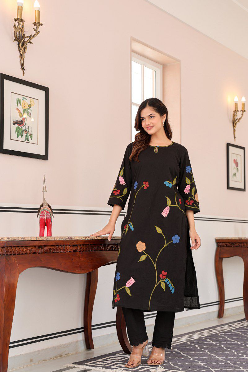 Black Cotton Floral Printed Kurti Pant Set (Without Dupatta )