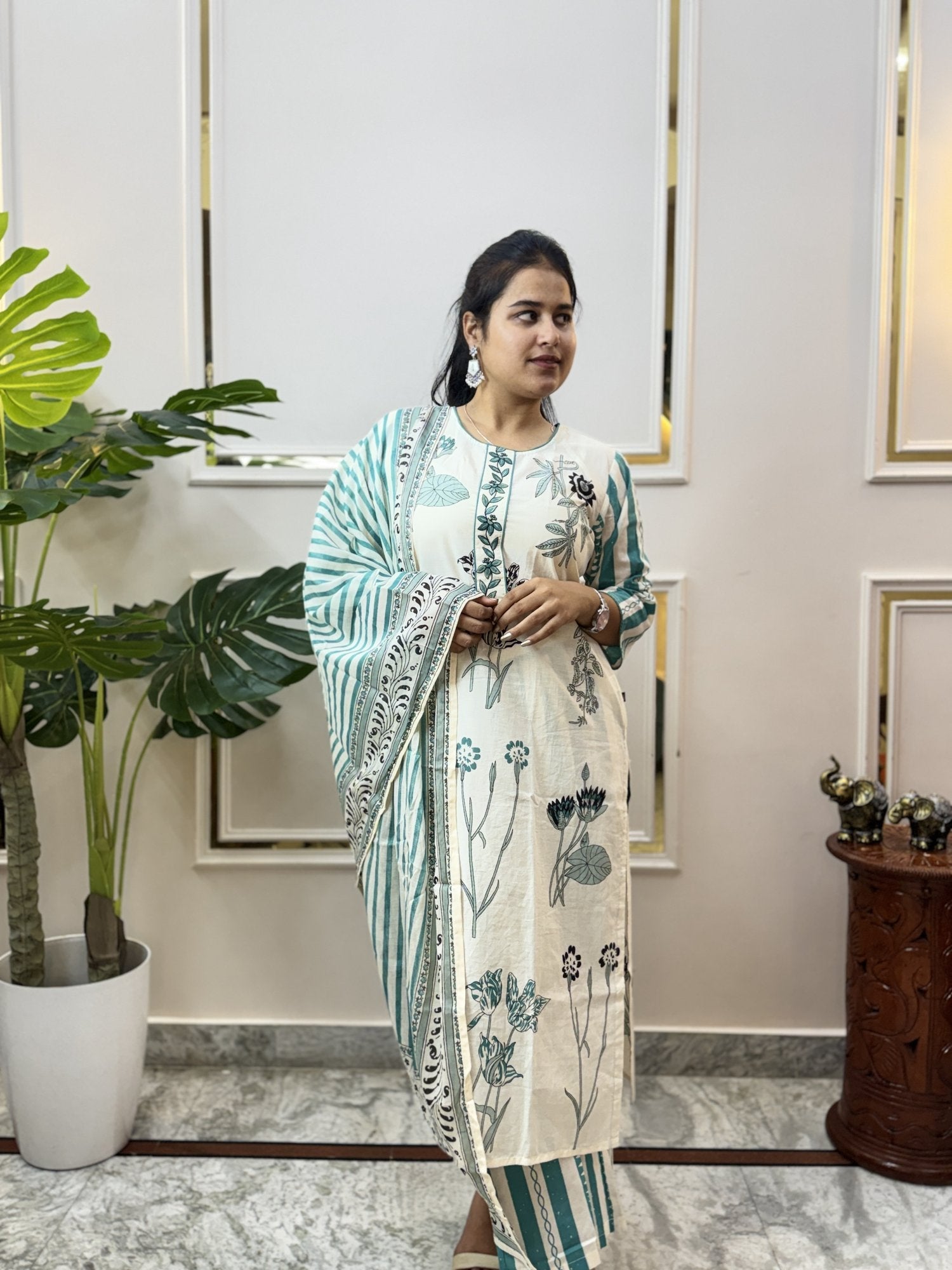 Off-White Floral Block Print Cotton Kurta Set - Brisora, view 3 of 6