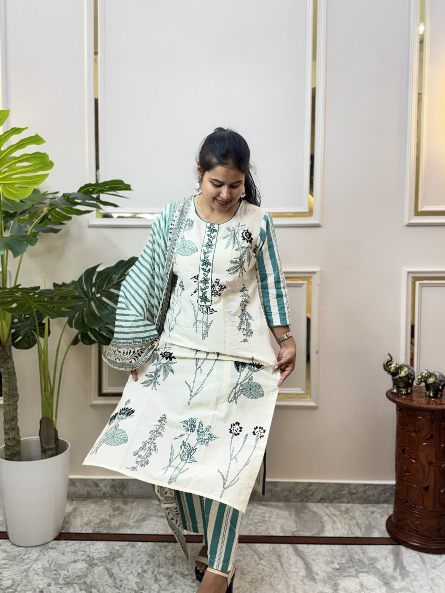Off-White Floral Block Print Cotton Kurta Set - Brisora, view 4 of 6