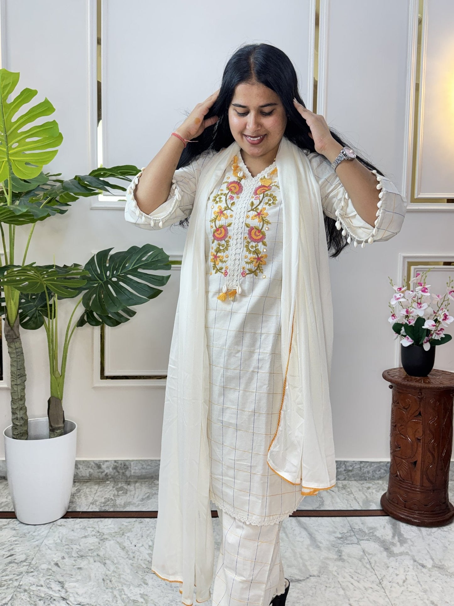Off-White Self-Check Cotton Kurta Set with Floral Embroidery - Brisora, view 9 of 10
